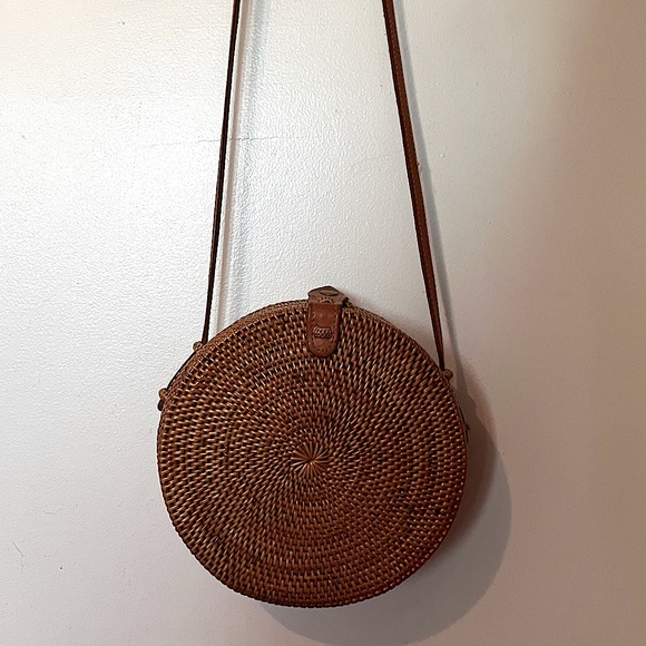Wicker Rattan Round Purse - Picture 3 of 3